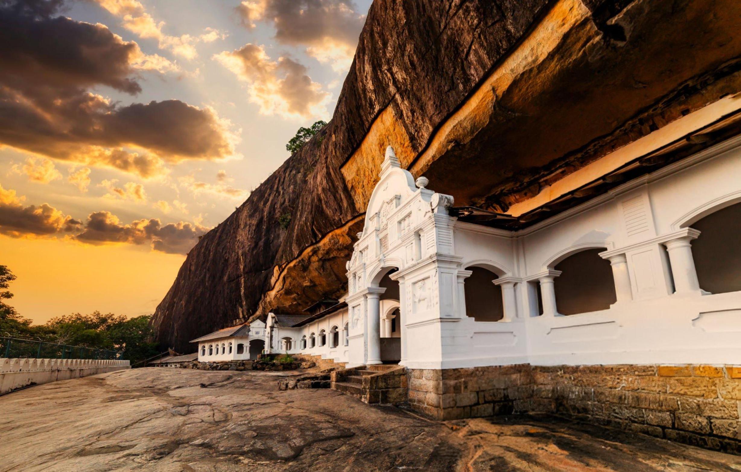 Dambulla Cave Temple